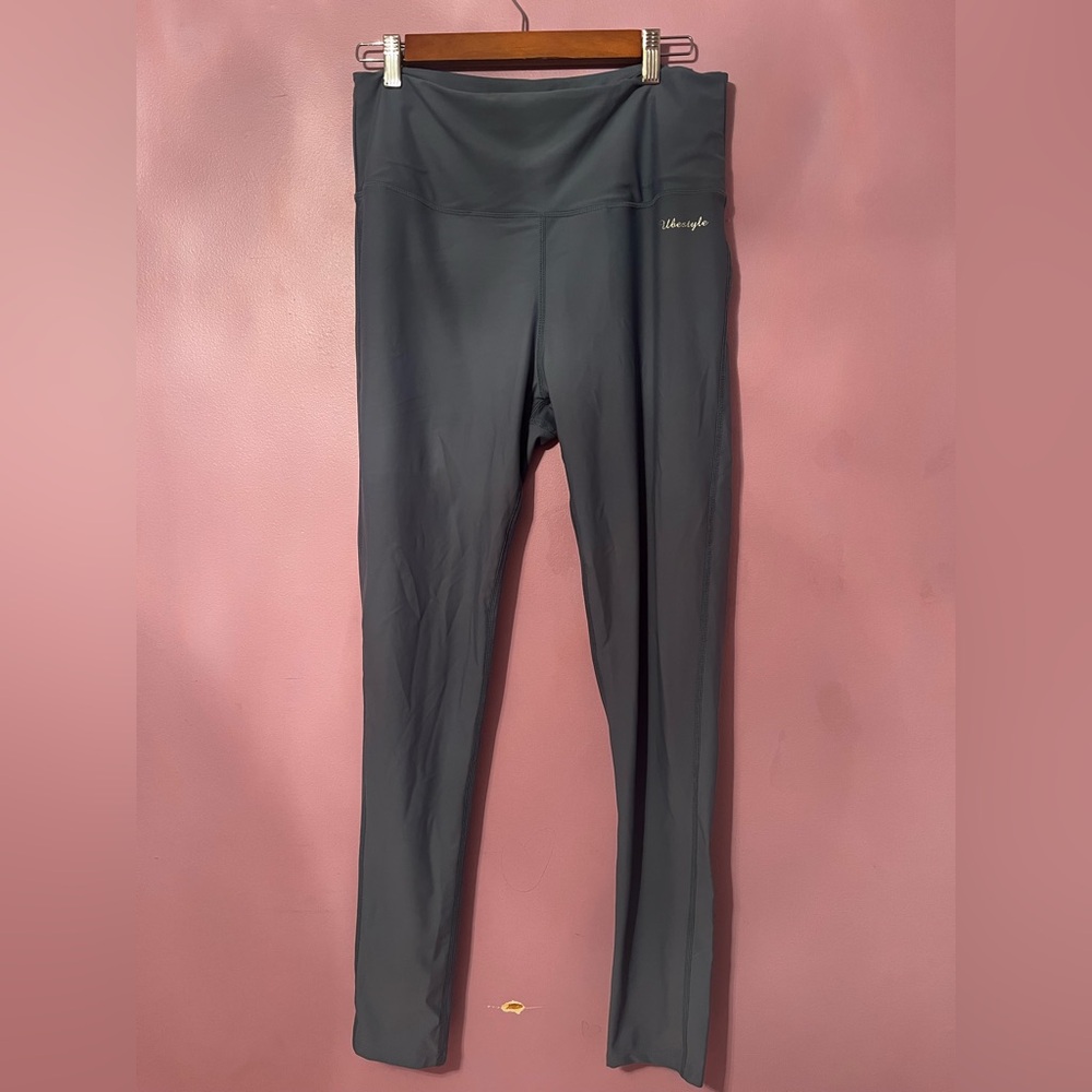 Yoga Women's Gray Leggings